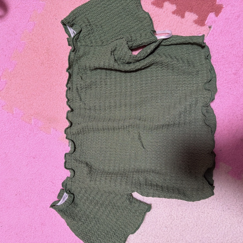 SHEIN Olive Textured Crop Top